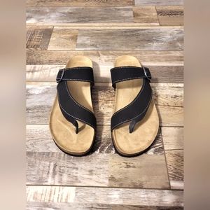 EUC - WOMEN'S SZ 9 Walking Sandals